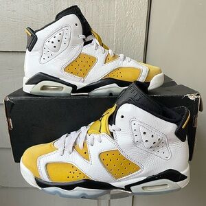 Air Jordan Retro 6 Yellow Ochre size 4.5Y